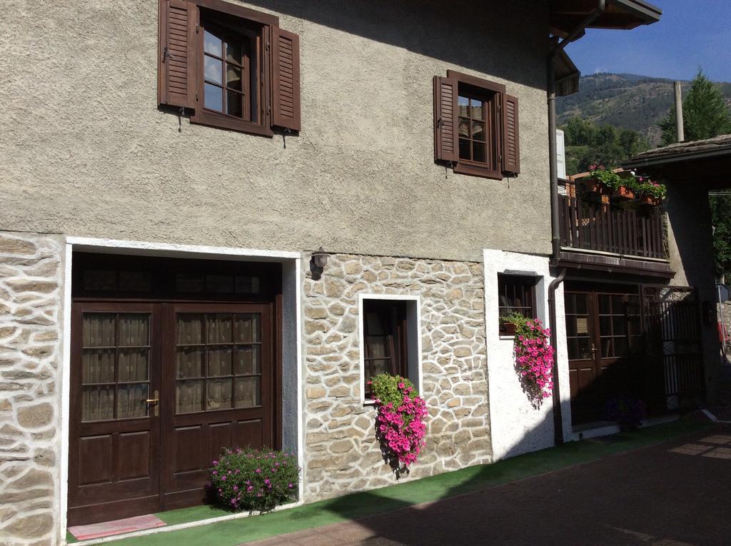 B&B La Vieille Meison De Pappa Sarre Bagian luar foto