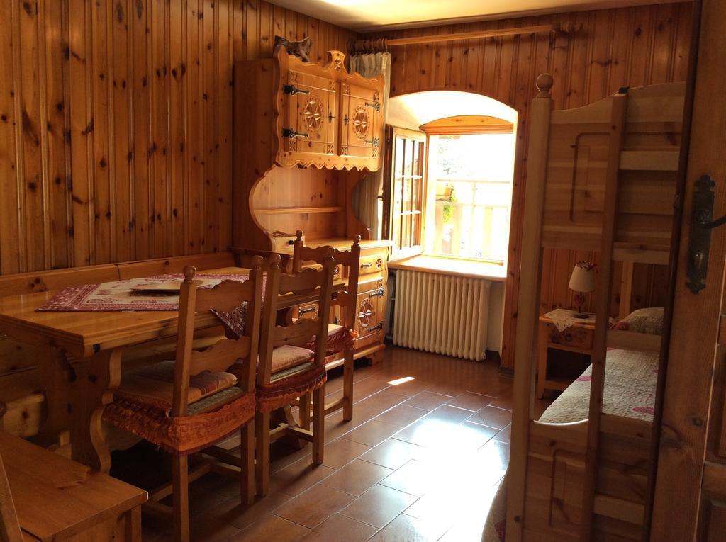 B&B La Vieille Meison De Pappa Sarre Ruang foto