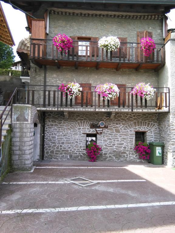 B&B La Vieille Meison De Pappa Sarre Bagian luar foto