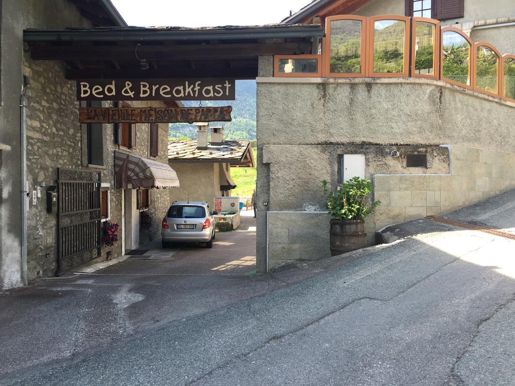 B&B La Vieille Meison De Pappa Sarre Bagian luar foto