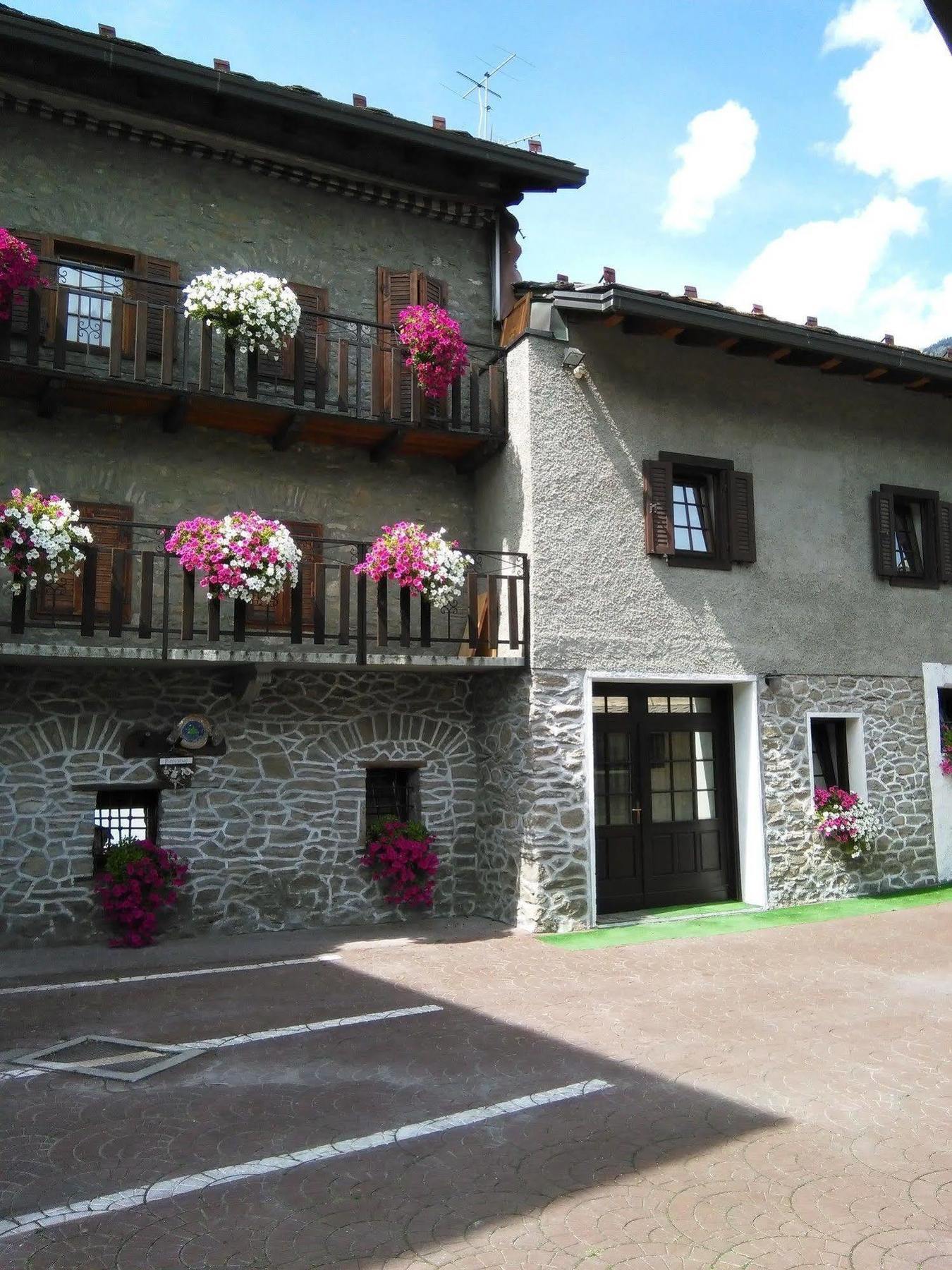 B&B La Vieille Meison De Pappa Sarre Bagian luar foto