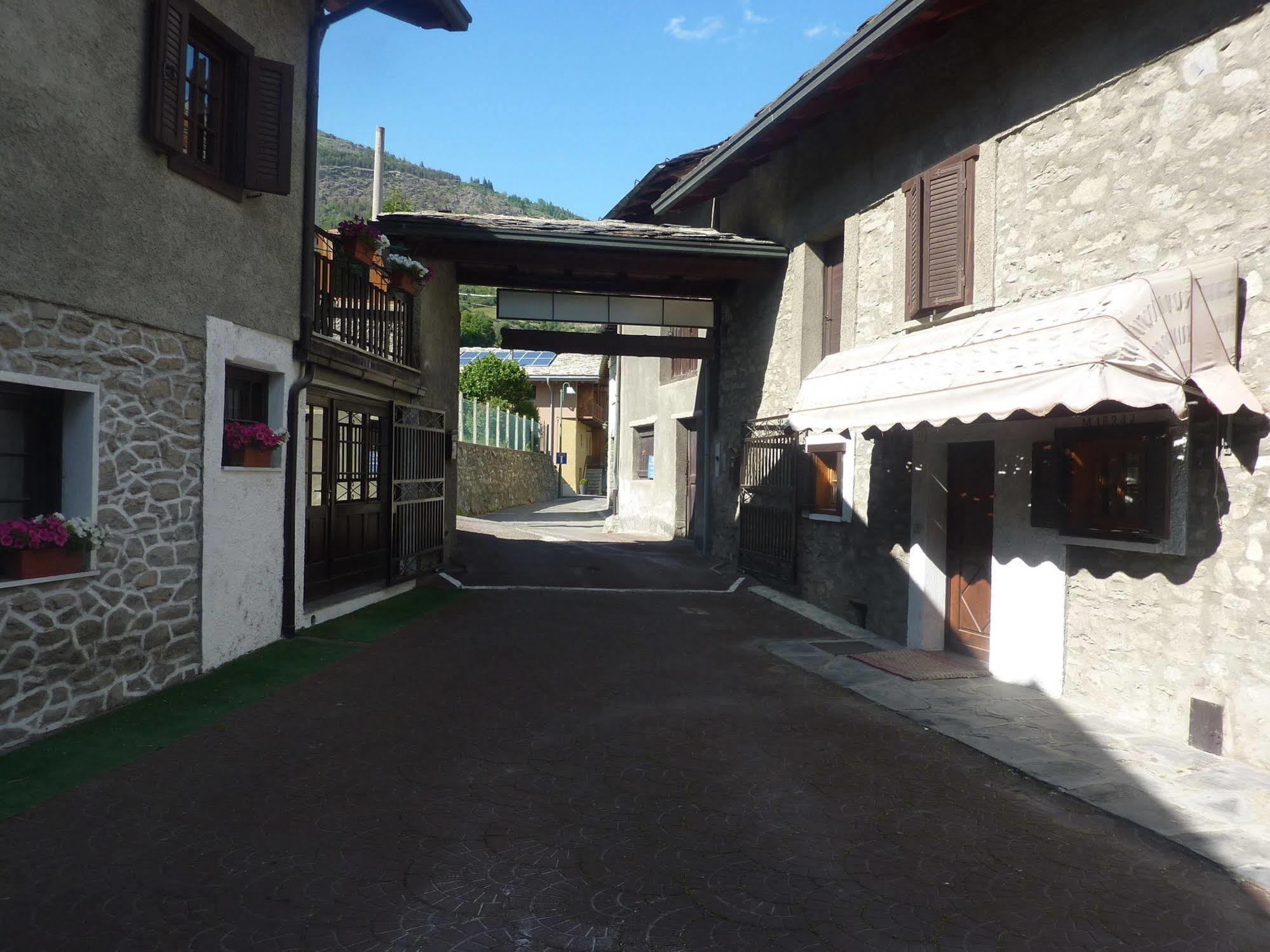 B&B La Vieille Meison De Pappa Sarre Bagian luar foto