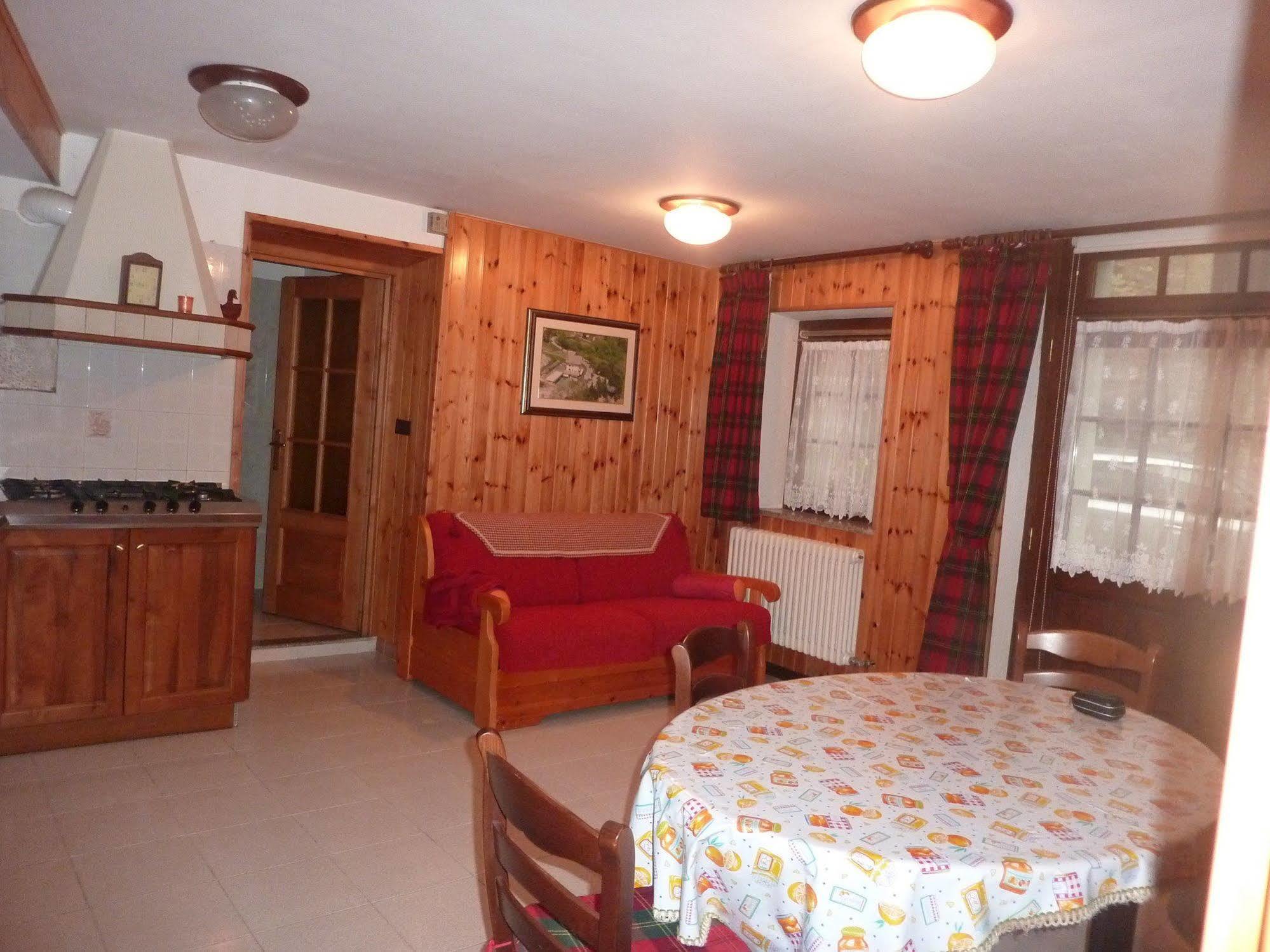 B&B La Vieille Meison De Pappa Sarre Bagian luar foto