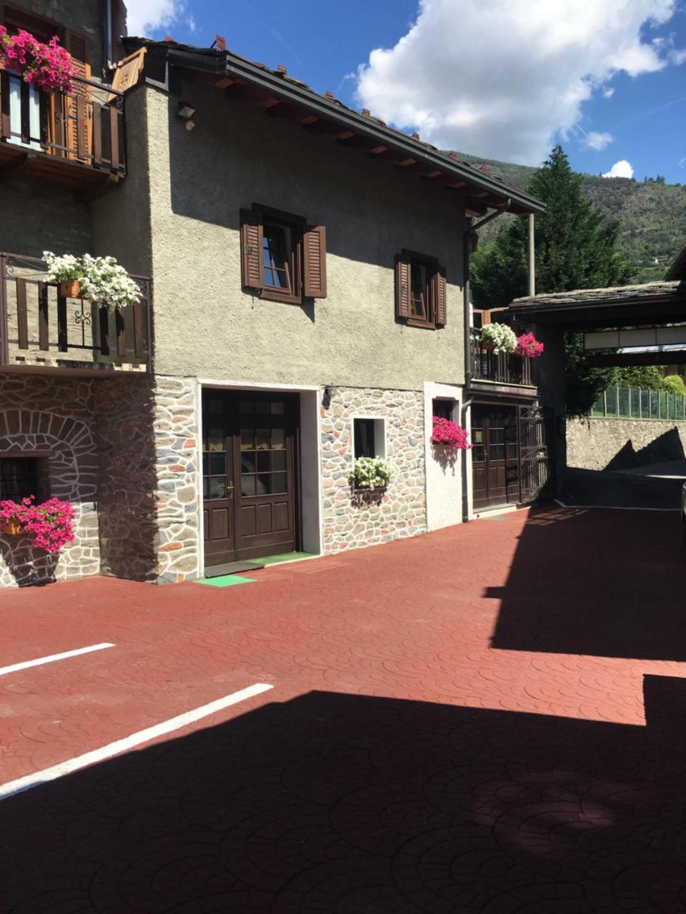 B&B La Vieille Meison De Pappa Sarre Bagian luar foto